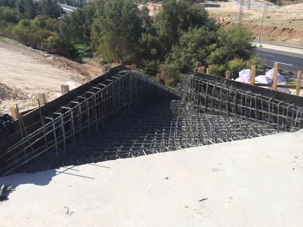שיקום וחיזוק מדרון בגשר מחוז שי כביש 1