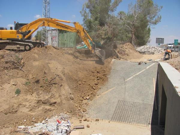 שיקום וחיזוק מעביר מים בכביש 242 - כיסופים