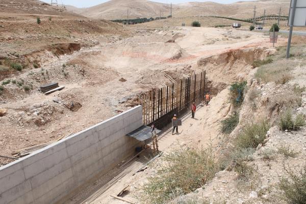 שיקום וחיזוק מעביר מים נחל אוג כביש 437